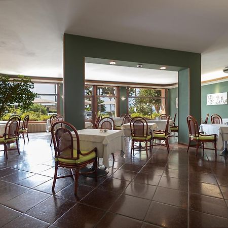 Hotel Kristina Империа Екстериор снимка