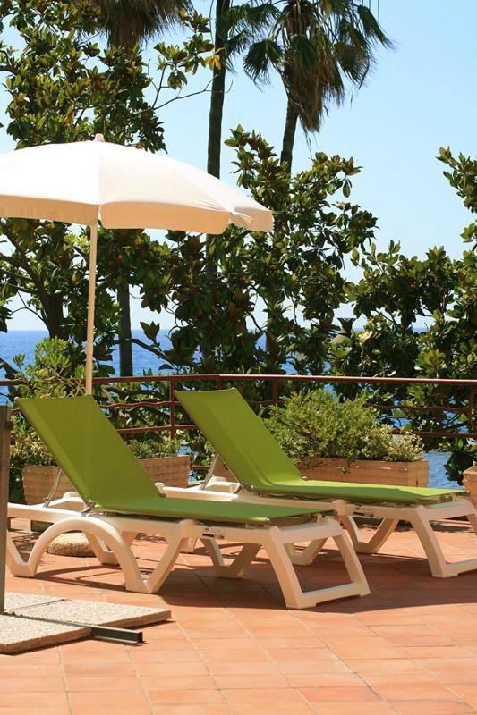 Hotel Kristina Империа Екстериор снимка